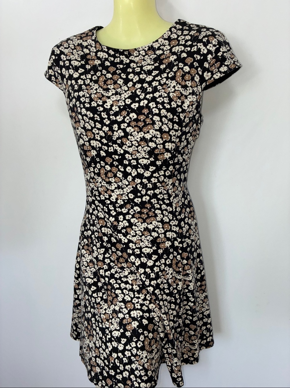 Reformation Anthropologie Dress "Yves" Black/ White Cocoa Florals NWT Medium - Picture 4 of 7